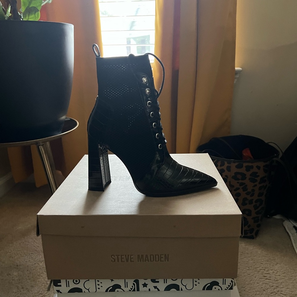 Steve Madden Black Croc-Embossed Heeled Boots